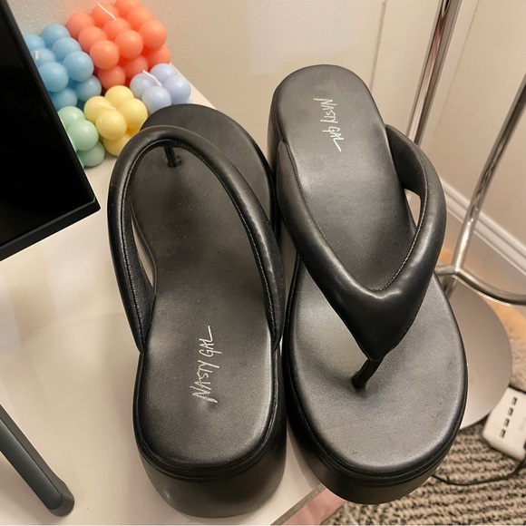 Nasty Gal Platform Faux Leather Flip Flops - Picture 5 of 10